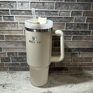 Stanley 40z Tumbler - Off White